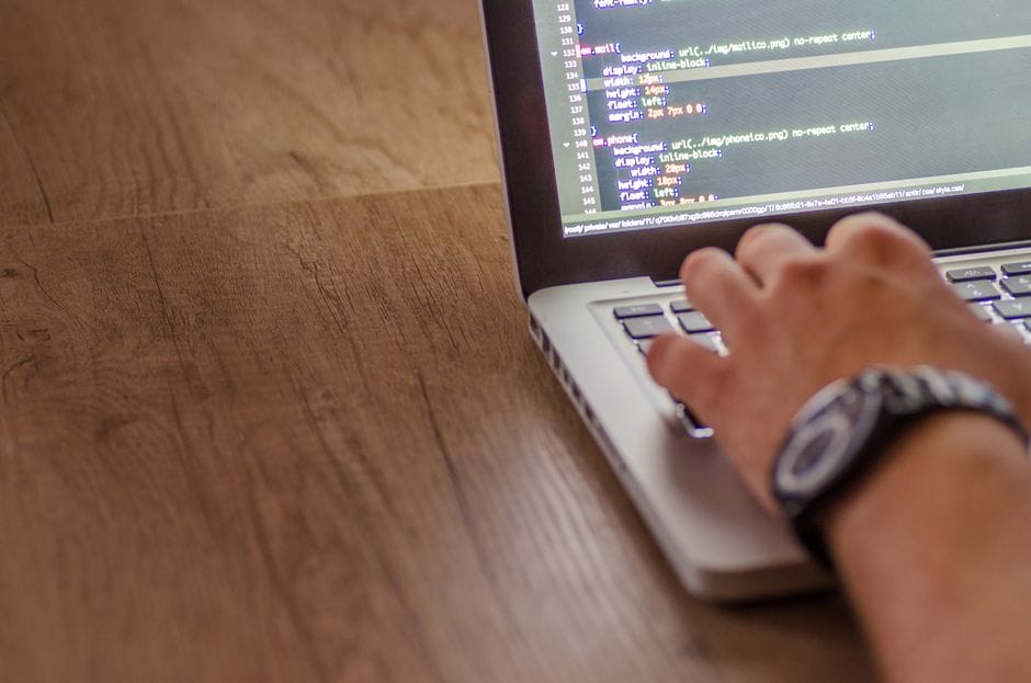 Thao tác chèn mã nhúng AI Chatbot vào hệ thống quản trị website